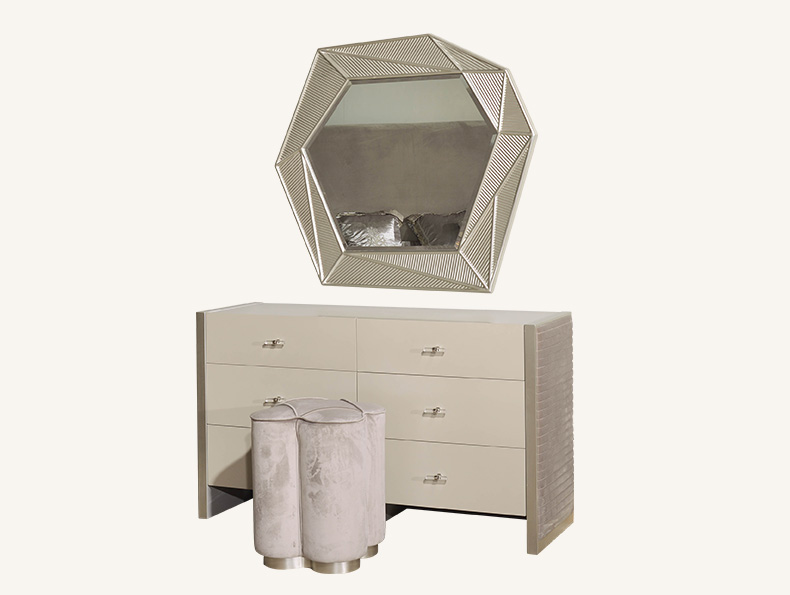 Dresser With Mirror