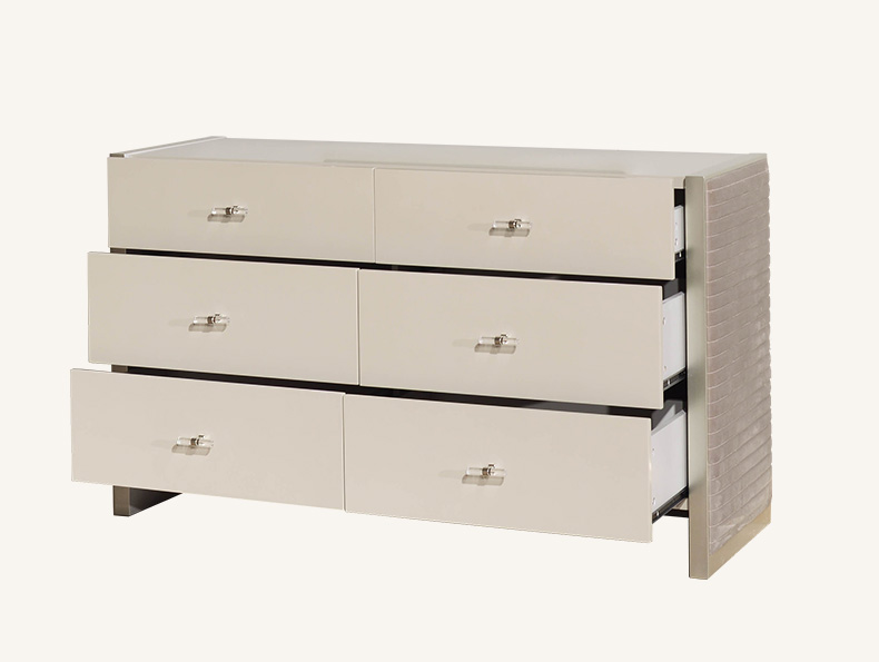 Dresser With Mirror